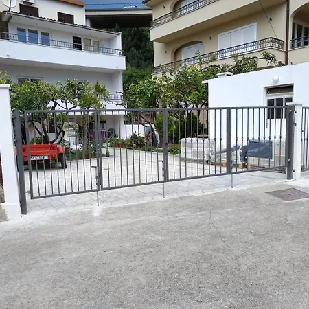 Large In - Makarska Rivijera Just 80m Distance *
