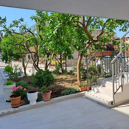 Large In - Makarska Rivijera Just 80m Distance *