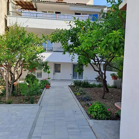 Large In - Makarska Rivijera Just 80m Distance Podgora (Split-Dalmatia)