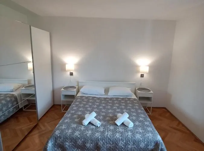 Large In - Makarska Rivijera Just 80m Distance *
