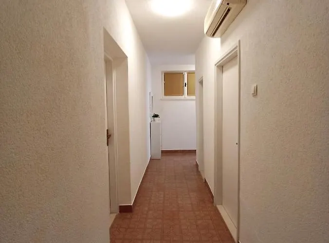 Large In - Makarska Rivijera Just 80m Distance *