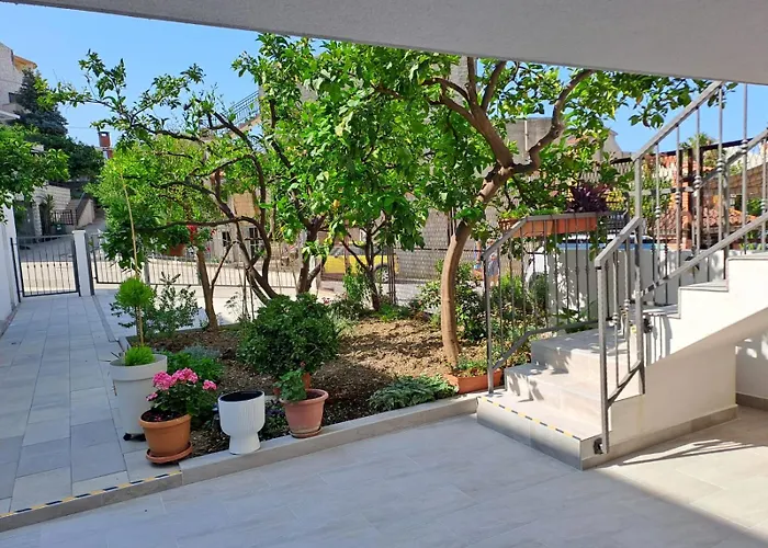 Large In - Makarska Rivijera Just 80m Distance *