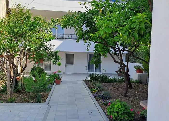 Large In - Makarska Rivijera Just 80m Distance Podgora (Split-Dalmatia)