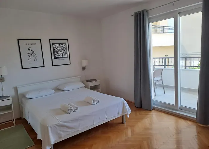 Large In - Makarska Rivijera Just 80m Distance Apartment